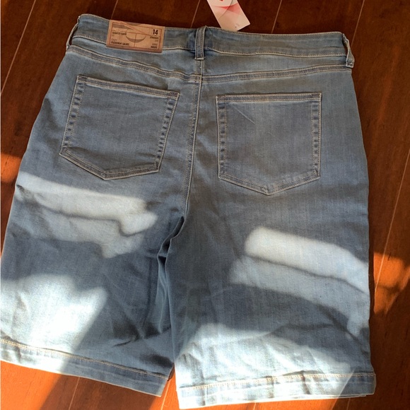 DC jeans shorts Bermuda length 14 - Picture 2 of 8